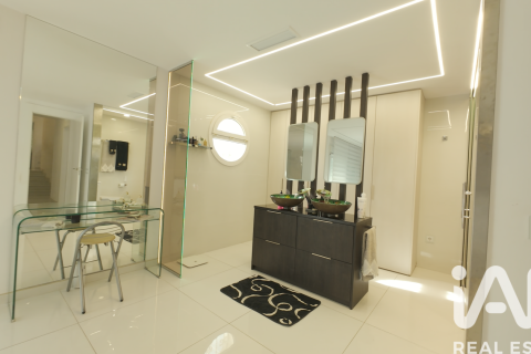 6 bedrooms house for sale in Alpicat, Lleida, Catalonia, Spain № 7495 - photo 17