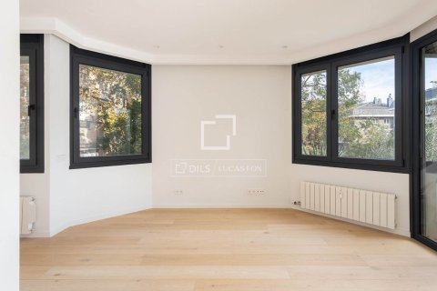 5 chambres apartment à vendre à Barcelona, Catalonia, Spain № 4358 - photo 9