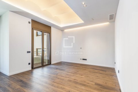 Купить квартиру в Барселона, Испания с 2 спальни, 148м², № 4357 - фото 9