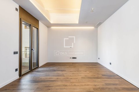 Купить квартиру в Барселона, Испания с 2 спальни, 148м², № 4357 - фото 8