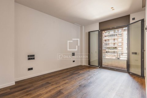 Купить квартиру в Барселона, Испания с 2 спальни, 148м², № 4357 - фото 19
