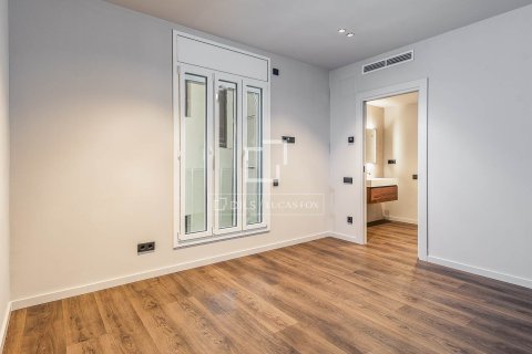 Купить квартиру в Барселона, Испания с 2 спальни, 148м², № 4357 - фото 27