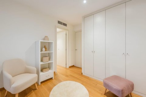 Купить дом в Эсплугес-де-Льобрегат, Испания с 6 комнат, 492м², № 8143 - фото 27
