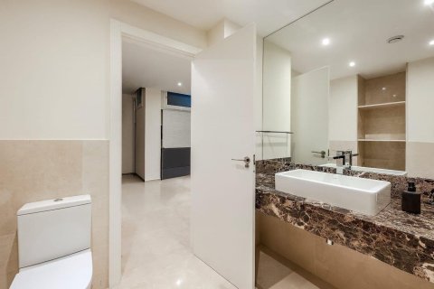 Купить дом в Эсплугес-де-Льобрегат, Испания с 6 комнат, 492м², № 8143 - фото 18