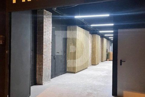 711 sq.m. commercial property for sale in L'Eixample, Barcelona, Catalonia, Spain № 5196 - photo 9