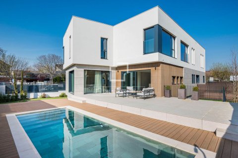 6 bedrooms villa for sale in Sant Cugat Del Valles, Barcelona, Catalonia, Spain № 4330