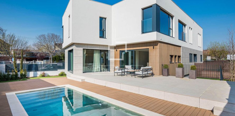 6 bedrooms villa for sale in Sant Cugat Del Valles, Barcelona, Catalonia, Spain № 4330