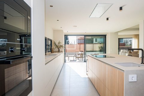 6 bedrooms villa for sale in Sant Cugat Del Valles, Barcelona, Catalonia, Spain № 4330 - photo 14