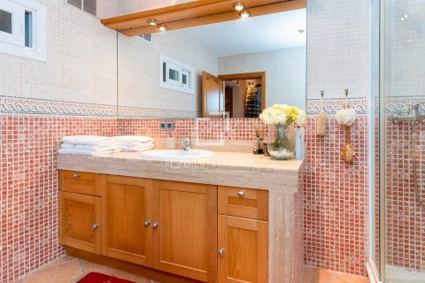 Villa de 5 dormitorios en venta en Sitges, Barcelona, Cataluña, Spain № 4332 - foto 16