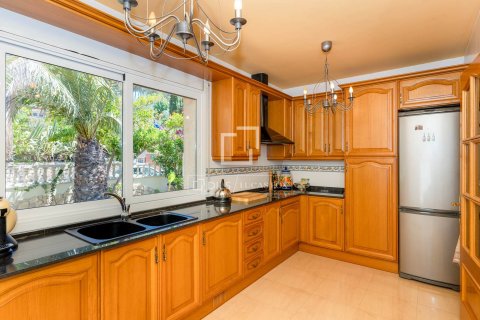 Villa de 5 dormitorios en venta en Sitges, Barcelona, Cataluña, Spain № 4332 - foto 9