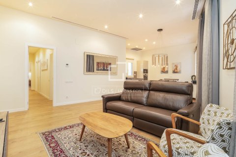 4 bedrooms apartment for sale in Barcelona, Catalonia, Spain № 6398 - photo 2