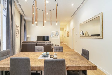 4 bedrooms apartment for sale in Barcelona, Catalonia, Spain № 6398 - photo 3