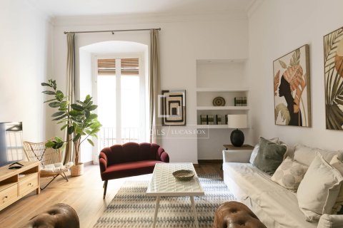2 bedrooms apartment for sale in Barcelona, Catalonia, Spain № 6402 - photo 3