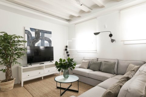 2 bedrooms apartment for sale in Barcelona, Catalonia, Spain № 6400 - photo 2