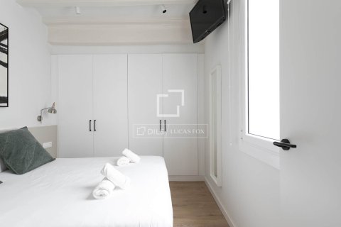 2 bedrooms apartment for sale in Barcelona, Catalonia, Spain № 6400 - photo 16