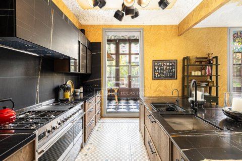 4 bedrooms apartment for sale in Barcelona, Catalonia, Spain № 6396 - photo 6