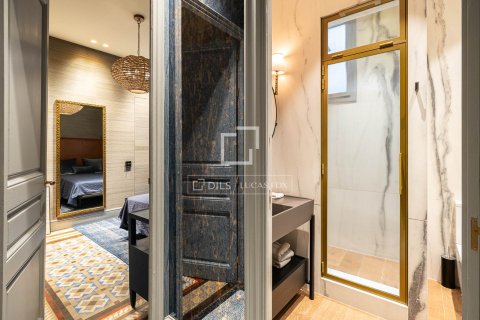 4 bedrooms apartment for sale in Barcelona, Catalonia, Spain № 6396 - photo 12