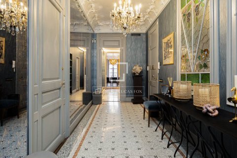 4 bedrooms apartment for sale in Barcelona, Catalonia, Spain № 6396 - photo 2