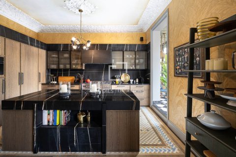 4 bedrooms apartment for sale in Barcelona, Catalonia, Spain № 6396 - photo 7