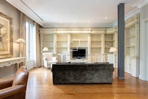 4 chambres apartment à vendre à Barcelona, Catalonia, Spain № 3935 - photo 8