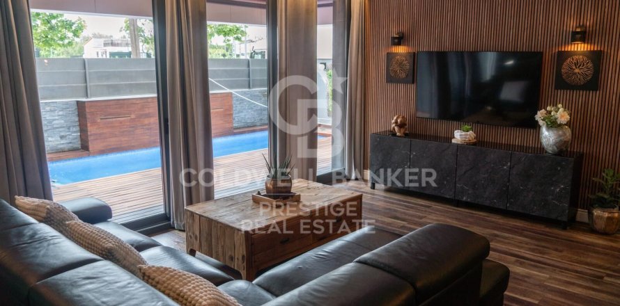 5 bedrooms house for sale in Castelldefels, Barcelona, Catalonia, Spain № 5528