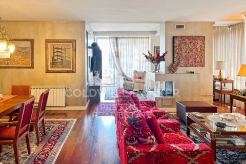 4 bedrooms apartment for sale in Barcelona, Catalonia, Spain № 5586 - photo 4