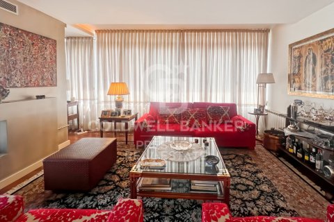 4 bedrooms apartment for sale in Barcelona, Catalonia, Spain № 5586
