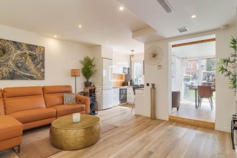 2 bedrooms apartment for sale in Barcelona, Catalonia, Spain № 6558 - photo 2