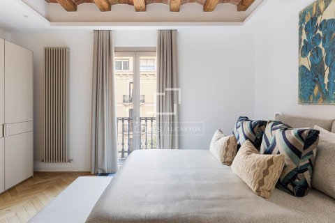 Apartamento de 3 dormitorios en venta en Barcelona, Cataluña, Spain № 6553 - foto 13