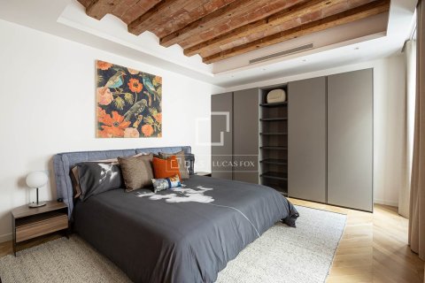 Apartamento de 3 dormitorios en venta en Barcelona, Cataluña, Spain № 6553 - foto 18