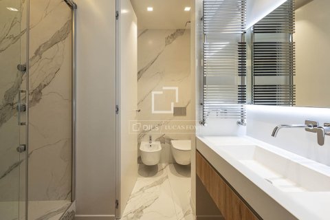 Apartamento de 3 dormitorios en venta en Barcelona, Cataluña, Spain № 6553 - foto 15
