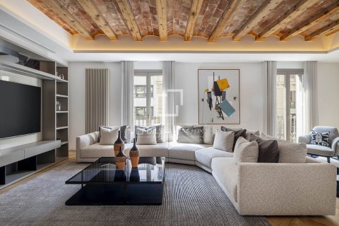 Apartamento de 3 dormitorios en venta en Barcelona, Cataluña, Spain № 6553