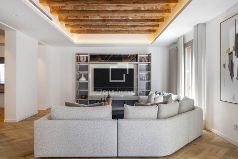 Apartamento de 3 dormitorios en venta en Barcelona, Cataluña, Spain № 6553 - foto 4