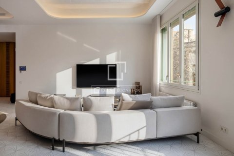Купить квартиру в Барселона, Испания с 2 спальни, 152м², № 6556 - фото 2