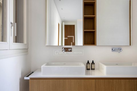 Купить квартиру в Барселона, Испания с 2 спальни, 152м², № 6556 - фото 21