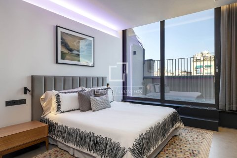 Apartamento de 2 dormitorios en venta en Barcelona, Cataluña, Spain № 6554 - foto 21