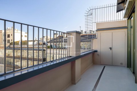 Apartamento de 2 dormitorios en venta en Barcelona, Cataluña, Spain № 6554 - foto 29