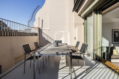 Apartamento de 2 dormitorios en venta en Barcelona, Cataluña, Spain № 6554 - foto 5