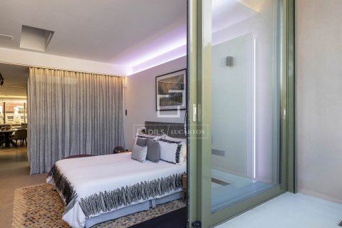Apartamento de 2 dormitorios en venta en Barcelona, Cataluña, Spain № 6554 - foto 24