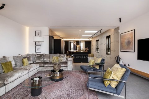 Apartamento de 2 dormitorios en venta en Barcelona, Cataluña, Spain № 6554 - foto 7