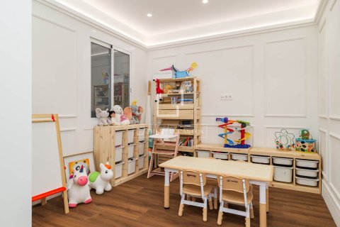 Apartamento de 5 dormitorios en venta en Barcelona, Cataluña, Spain № 6557 - foto 27