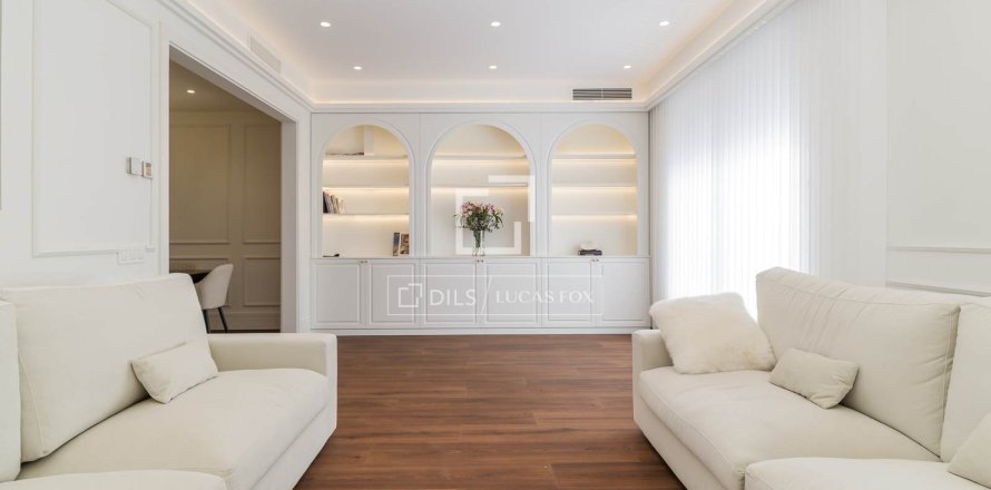 Apartamento de 5 dormitorios en venta en Barcelona, Cataluña, Spain № 6557