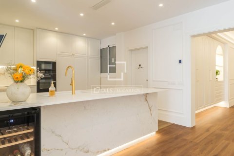 Apartamento de 5 dormitorios en venta en Barcelona, Cataluña, Spain № 6557 - foto 17