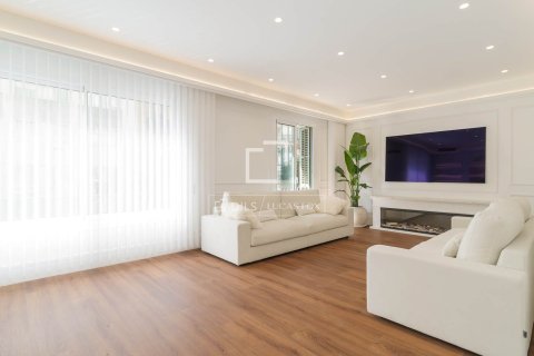 Apartamento de 5 dormitorios en venta en Barcelona, Cataluña, Spain № 6557 - foto 6