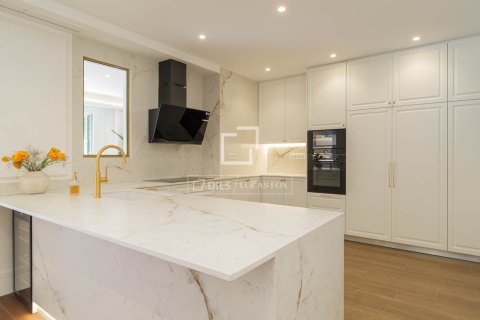 Apartamento de 5 dormitorios en venta en Barcelona, Cataluña, Spain № 6557 - foto 13