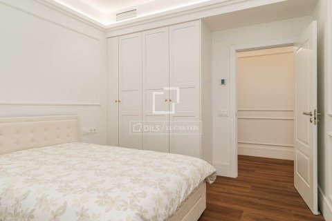 Apartamento de 5 dormitorios en venta en Barcelona, Cataluña, Spain № 6557 - foto 30