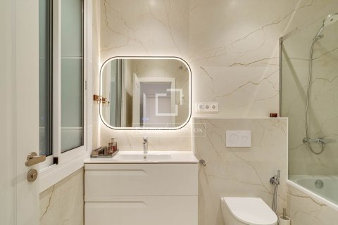 Apartamento de 5 dormitorios en venta en Barcelona, Cataluña, Spain № 6557 - foto 22