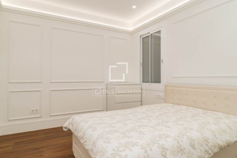 Apartamento de 5 dormitorios en venta en Barcelona, Cataluña, Spain № 6557 - foto 29