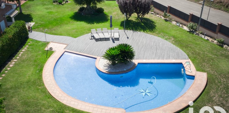 831 sq.m. land plot for sale in Palau-Solita I Plegamans, Barcelona, Catalonia, Spain № 4805