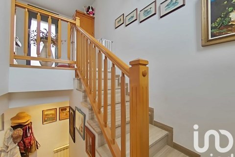 6 bedrooms house for sale in Alpicat, Lleida, Catalonia, Spain № 4799 - photo 15